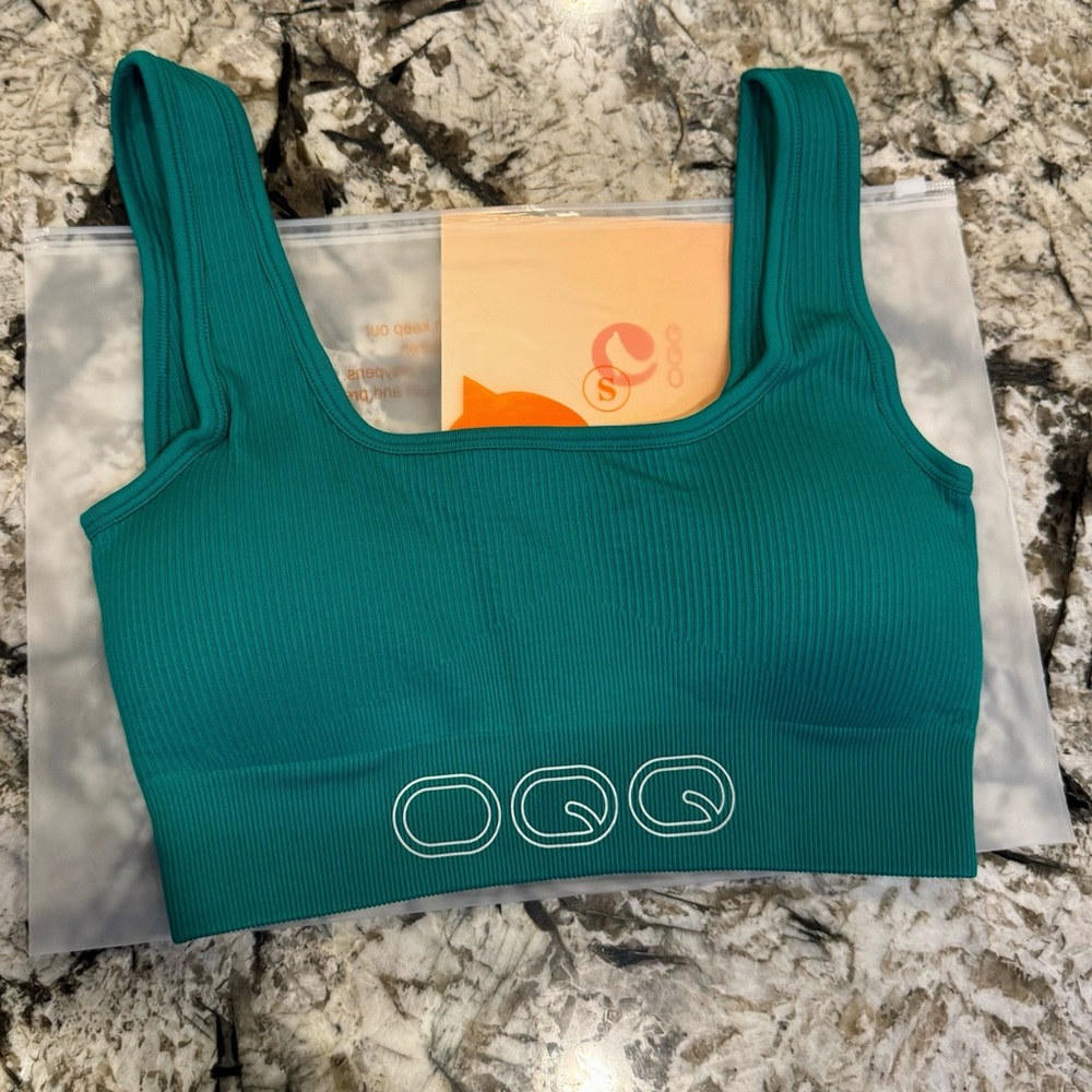 OQQ crop top